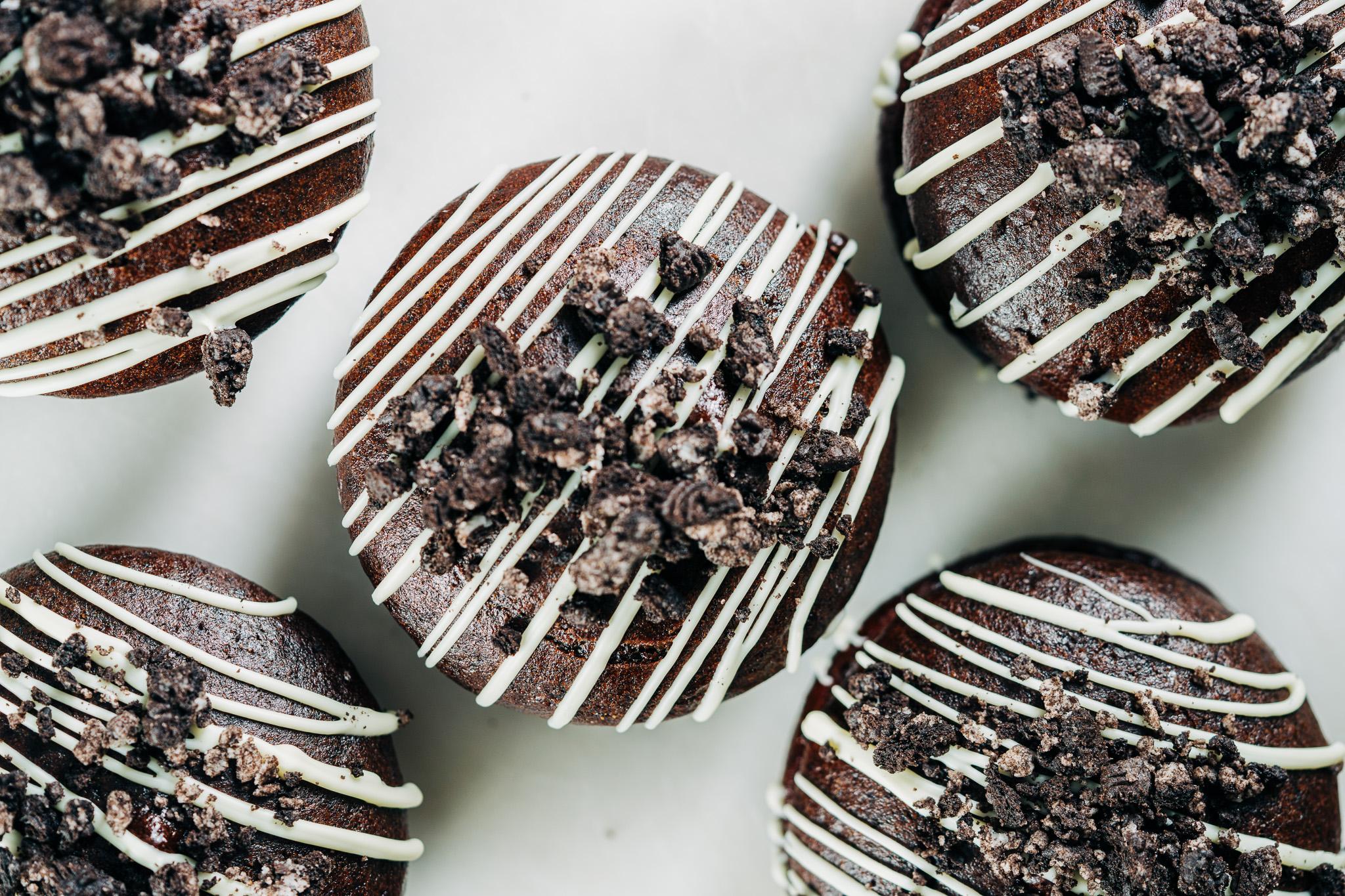 Double Chocolate And Oreo Whoopie Pie The Whoopie Bakery 5090